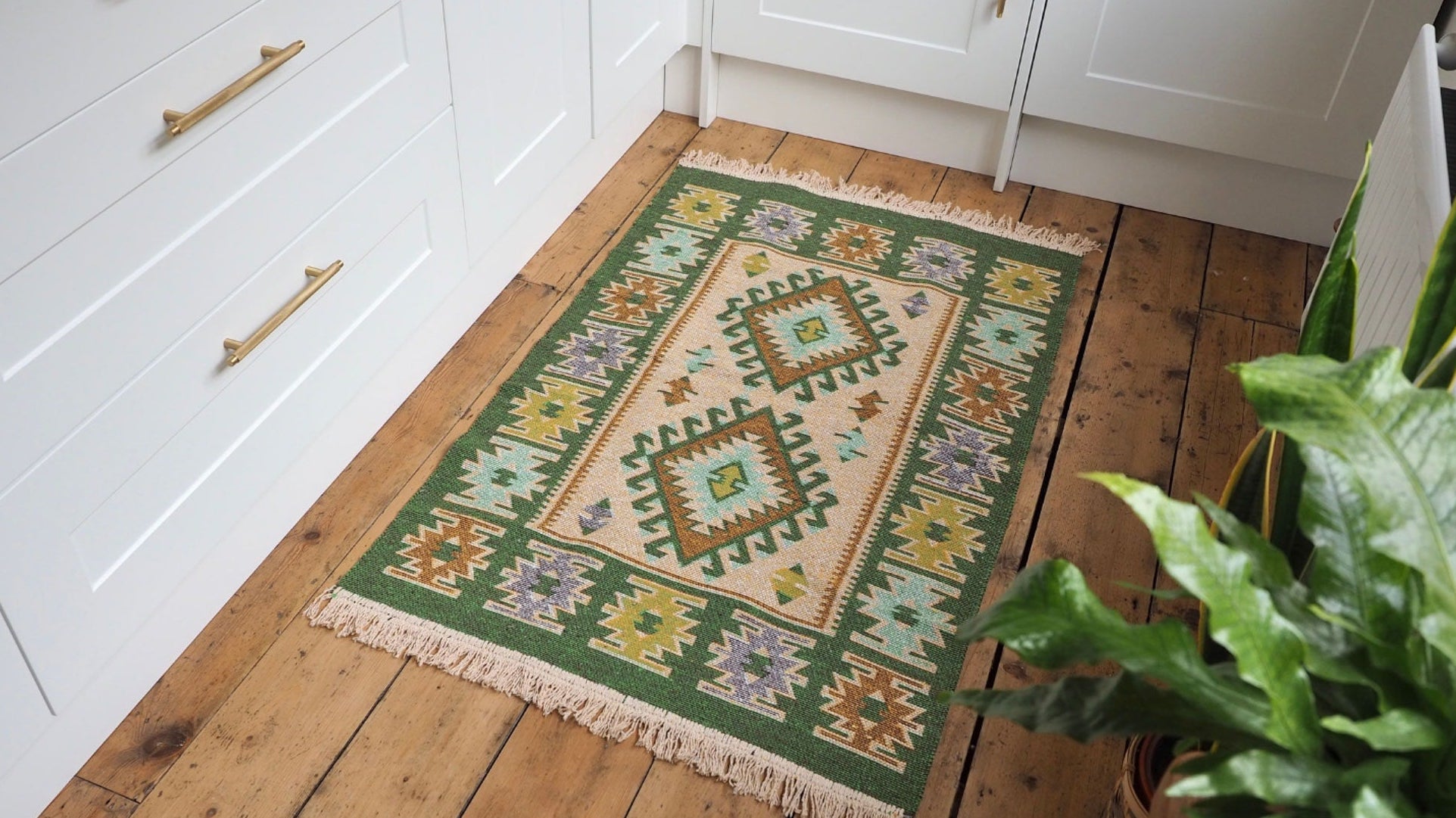 Green Cream Turkish Kilim Area Rug / Turkish Rug / Ikat Rug / Aztec Rug / Boho Rug / Reversible Rug / Kilm Rug / Washable Rug /diamond